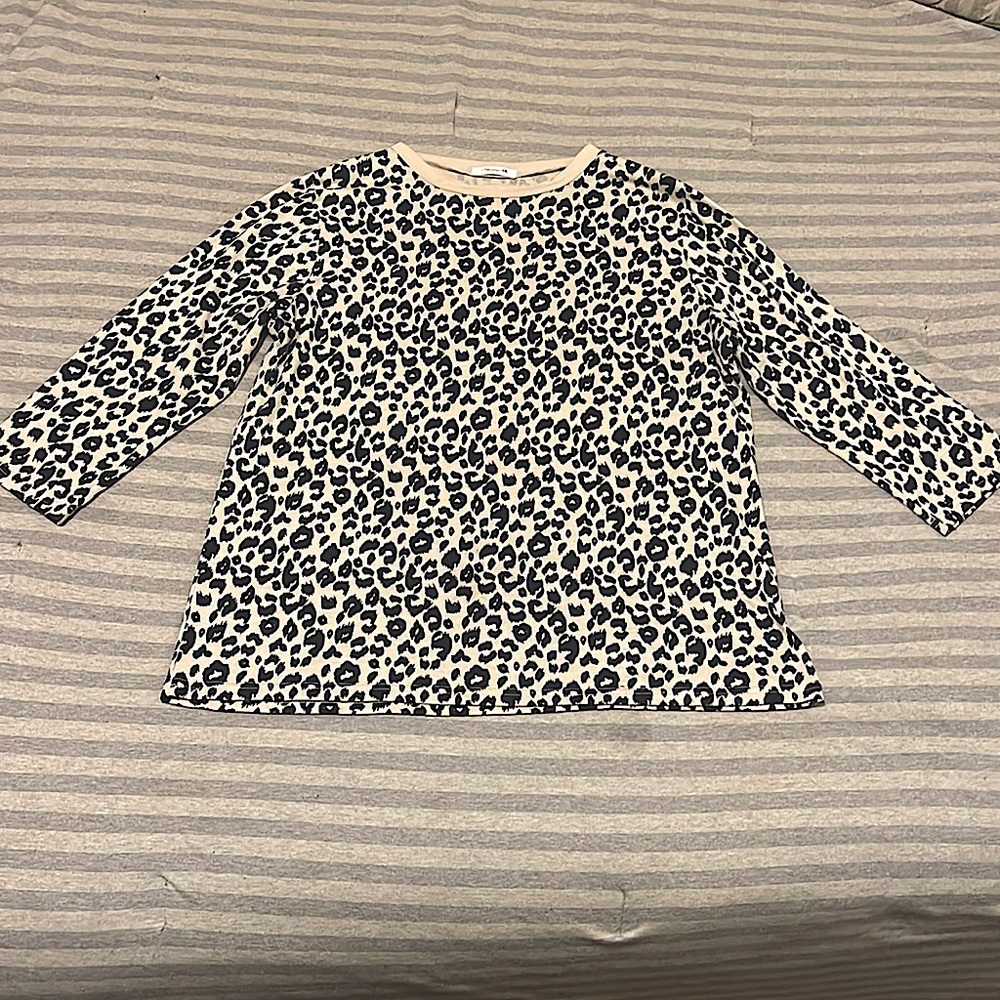 Comfy, everyday 3/4 sleeve w a wild side!